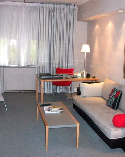 Manhattan Residence 100.5
