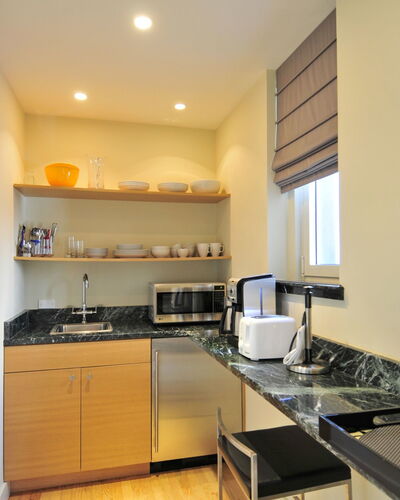 Manhattan Residence 100.18