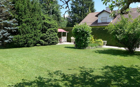 5, Chemin de la Pralay: Lawn, Property, House, Home, Yard, Grass, Green, Tree, Garden, Shrub