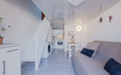 Santa Barbara 165.11: Flooring, Interior Design, Floor, Wood, Ceiling, Furniture, Lighting, Room, Couch, Living Room