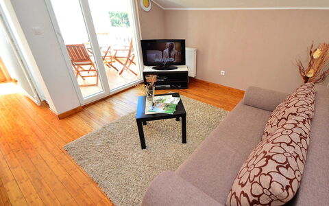 Accommodation:&nbsp;Cvita 104.2