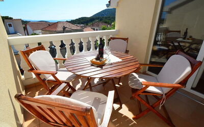 Accommodation:&nbsp;Cvita 104.2