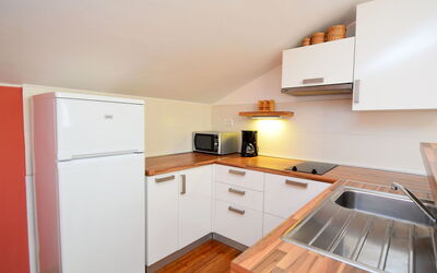 Accommodation:&nbsp;Cvita 104.2