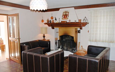 Accommodation:&nbsp;Pit Stop 360.1