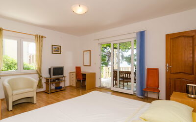 Accommodation:&nbsp;Plavac Mali 301.2