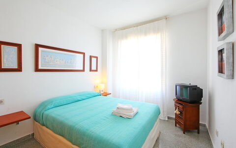 Cabo Mar: Bedroom, Room, Furniture, Bed, Property, Bed Sheet, Bed Frame, Interior Design, Wall, Bedding