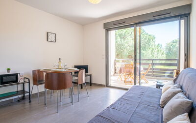 Accommodation:&nbsp;Le Golf Clair 815.15