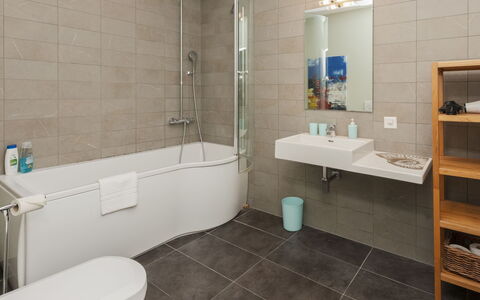 Interlaken 400: Bathroom, Interior Design, Flooring, Plumbing Fixture, Floor, Bathtub, Tap, Sink, Plumbing, Bathroom Sink