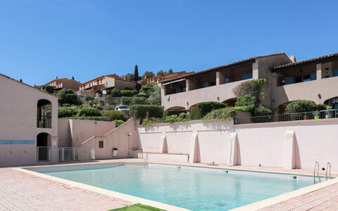 Sainte Maxime 214: Swimming Pool, Residential Area, Human Settlement, Hacienda, Estate, Villa, Resort, Hotel, Landscaping, Courtyard