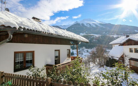 Krismer: Property, Mountain, House, Hill Station, Building, Home, Sky, Real Estate, Snow, Roof
