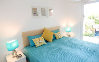 Accommodation:&nbsp;Cap Marine 350.2