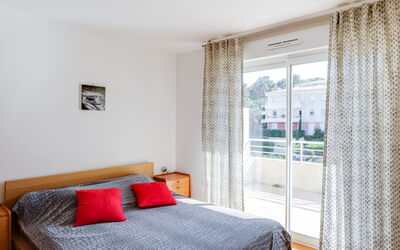 Accommodation:&nbsp;Cap Marine 350.3