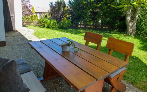 Drachenfels: Plant, Table, Furniture, Tree, Wood, Outdoor Bench, Outdoor Furniture, Shade, Rectangle, Outdoor Table