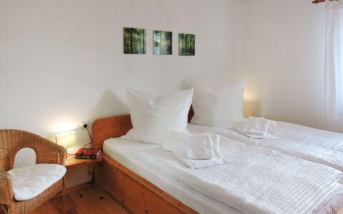 Drachenfels: Property, Furniture, Light, Comfort, Wood, Shade, Interior Design, Pillow, Floor