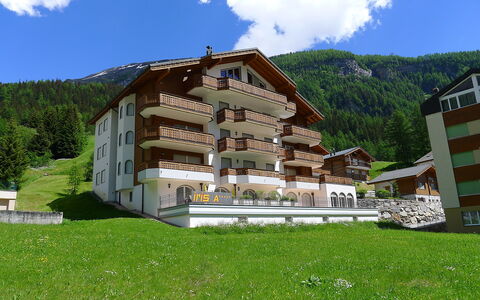 Leukerbad 190: Property, Mountain, Mountainous Landforms, Mountain Range, House, Alps, Mountain Village, Building, Hill Station, Architecture