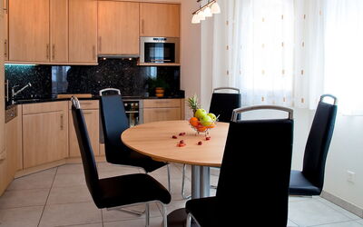 Accommodation:&nbsp;A22 190.3