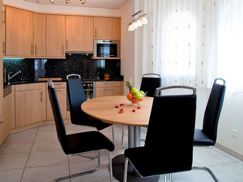 Accommodation:&nbsp;A22 190.3