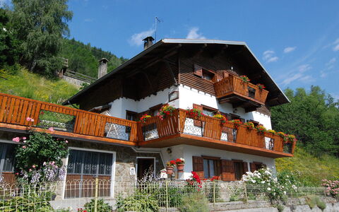 Bormio 200: Plant, Sky, Cloud, Building, Property, Window, Tree, Architecture, House, Leisure