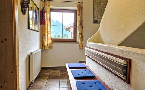 Längenfeld 165: Ceiling, Room, Wood Stain, Hardwood, Varnish, Hotel, Plywood, Picture Frame
