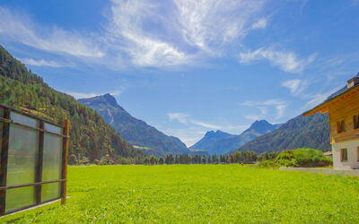 Längenfeld 165: Mountainous Landforms, Mountain, Grass, Hill, Mountain Range, Cloud, Natural Landscape, Highland, Landscape, Grassland