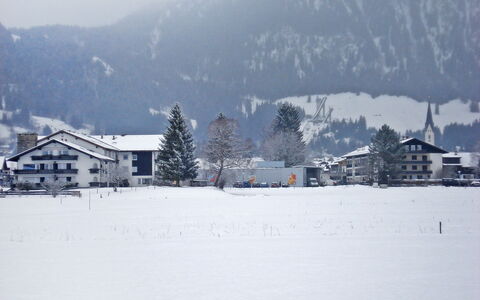 Fellhornstrasse: Snow, Winter, Sky, Mountain, Atmospheric Phenomenon, Mountain Range, Hill Station, Alps, Cloud, Town