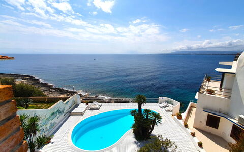 Siracusa 360: Blue, Water, Body Of Water, Coast, Coastal And Oceanic Landforms, Sea, Ocean, Beach, Shore, Resort