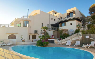 Accommodation:&nbsp;La Rosa 360.3
