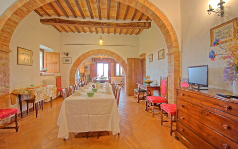San Donnino: Building, Room, Property, Interior Design, Furniture, Real Estate, Estate, Restaurant, Arch, Floor