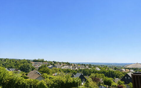 Deauville-Trouville 175: Sky, Blue, Daytime, Residential Area, Vegetation, Horizon, Roof, Home, Human Settlement, Suburb