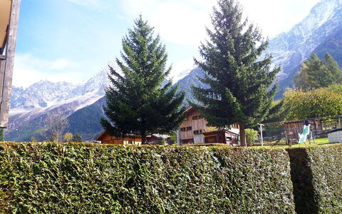Les Chamois: Mountainous Landforms, Mountain, Hill Station, Tree, Natural Landscape, Wilderness, Alps, Sky, Mountain Range, Leaf