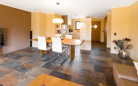 Giardino: Room, Property, Interior Design, Floor, Building, Furniture, Hardwood, Yellow, Wood Flooring, House
