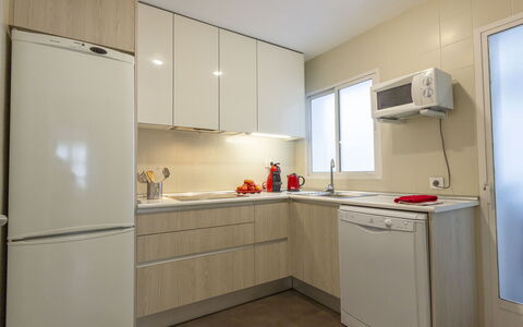 Chamartin-Ciudad Ramos Carrion: Cabinetry, Building, Countertop, Kitchen Sink, Sink, Kitchen, Kitchen Appliance, Flooring, Floor