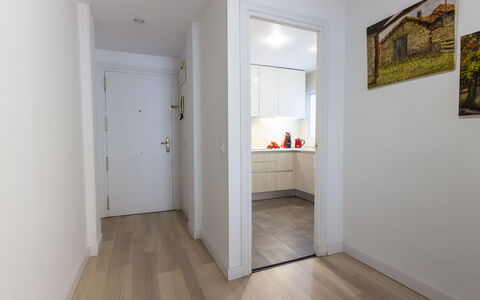 Chamartin-Ciudad Ramos Carrion: Property, Picture Frame, Building, Window, Wood, Interior Design, Hall, Door, House
