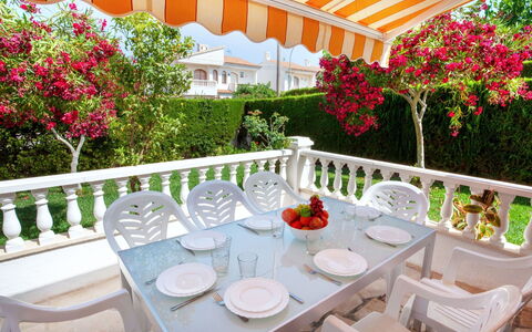 Montalt Vi: Flower, Table, Plant, Tableware, Furniture, Property, Flowerpot, Chair, Nature, Outdoor Table