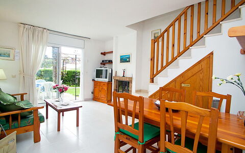 Montalt Vi: Room, Furniture, Property, Building, Interior Design, House, Floor, Table, Dining Room, Real Estate