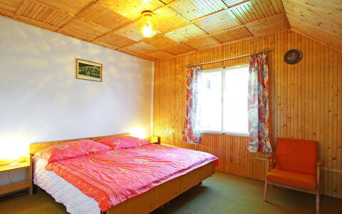 Francesco: Bedroom, Bed, Room, Furniture, Property, Bed Frame, Ceiling, Building, Interior Design, Bed Sheet