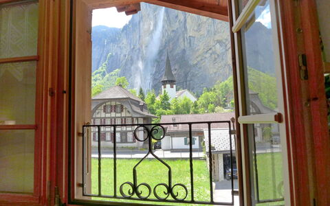 Grosshorn: Building, Property, Window, Wood, Interior Design, Lighting, Shade, Architecture, Wall