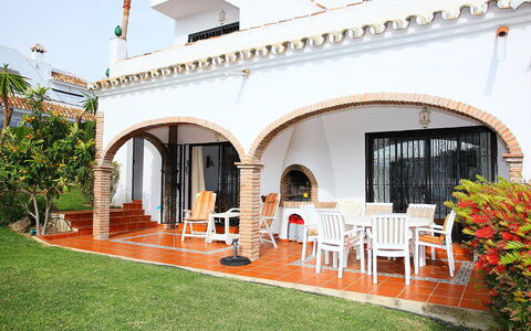 Villa Cielo: Plant, Property, Building, Lighting, Architecture, Chair, Interior Design, Grass, Flowerpot, Leisure