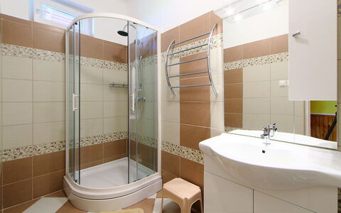 Hibiscus: Bathroom, Property, Room, Tile, Interior Design, Architecture, Building, Plumbing Fixture, Real Estate, Shower Door