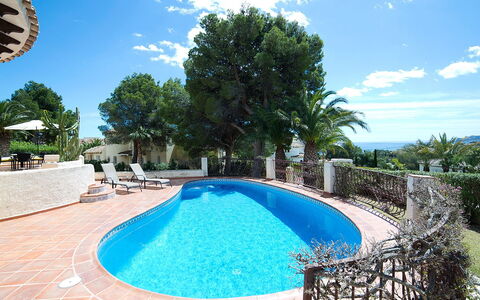 Luz Y Paz: Swimming Pool, Property, Real Estate, Building, Vacation, Resort, House, Leisure, Sky, Villa