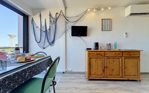 Accommodation:&nbsp;Le Lagon Bleu 135.10