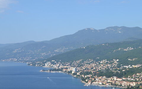Opatija 106: Water, Sky, Water Resources, Mountain, Cloud, Azure, Highland, Coastal And Oceanic Landforms, Mountainous Landforms, Horizon