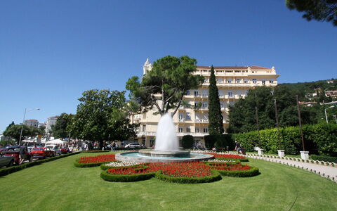 Opatija 106: Sky, Plant, Building, Nature, Tree, Botany, Fountain, Urban Design, Grass, Leisure