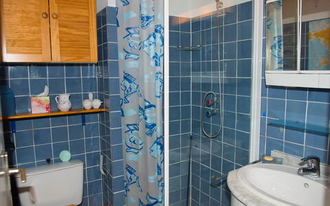 Saint Cyr sur Mer la Madrague 100: Bathroom, Room, Tile, Property, Architecture, Building, Real Estate, Interior Design, Plumbing Fixture, House