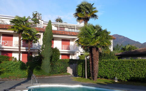 Collina Verde B: Water, Sky, Plant, Property, Building, Green, Azure, Tree, Cloud, Window