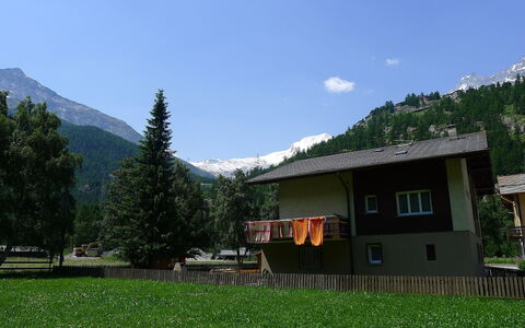 Amara: Nature, Mountain, Mountainous Landforms, Natural Landscape, Property, Hill Station, House, Mountain Range, Alps, Sky