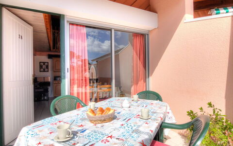 Le Gallia: Property, Room, Building, House, Table, Furniture, Interior Design, Real Estate, Home, Breakfast