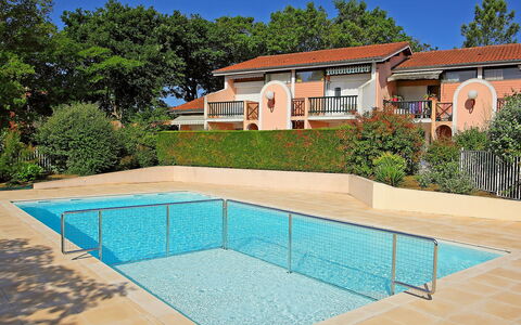 Le Gallia: Property, Swimming Pool, House, Home, Real Estate, Building, Residential Area, Leisure, Estate, Villa