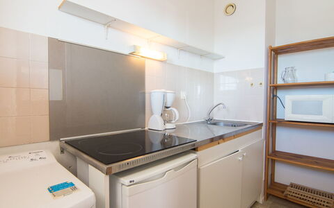 Le Grand Pavois: Property, Room, Furniture, Building, Real Estate, Interior Design, House, Cabinetry, Kitchen, Sink