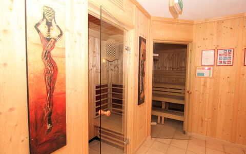 Mayrhofen 700: Building, Interior Design, Wood, Flooring, Floor, Wall, Door, Art, Hall